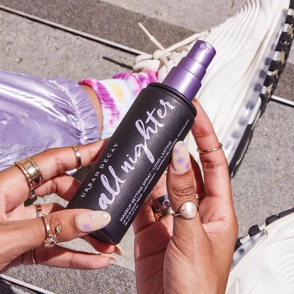 Urban Decay Other - Urban Decay Cosmetics All Nighter Long-Lasting Makeup Setting Spray